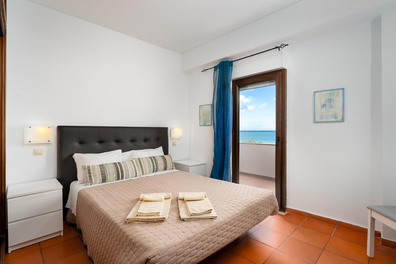 Apartamento De *